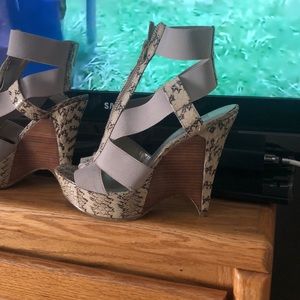 Snake skin stretch block heel sandal